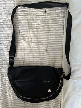 lululemon athletica Black Nylon Crossbody Messenger Bag